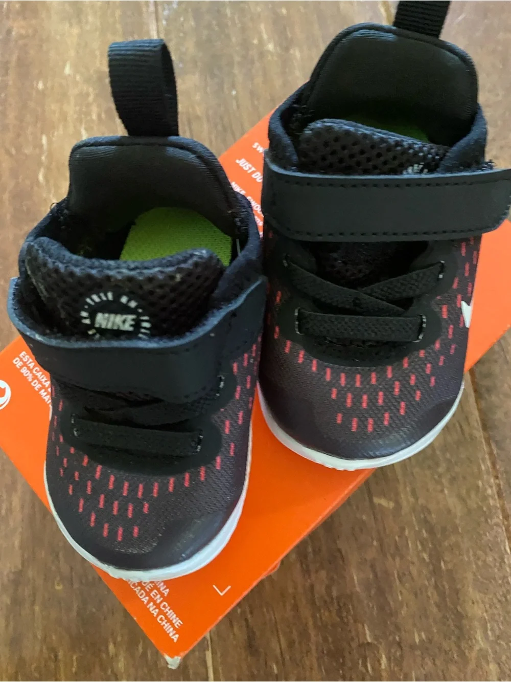 Nike Toddler Black & Pink Lightweight Trainer